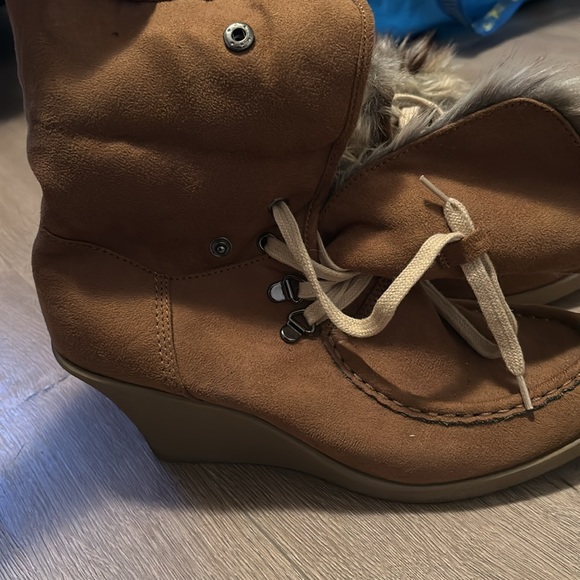 ✨ANY 2 FOR 15 ANY 3 FOR 20✨- American Eagle Size 10 Platform Moccasin Boots - Picture 6 of 6